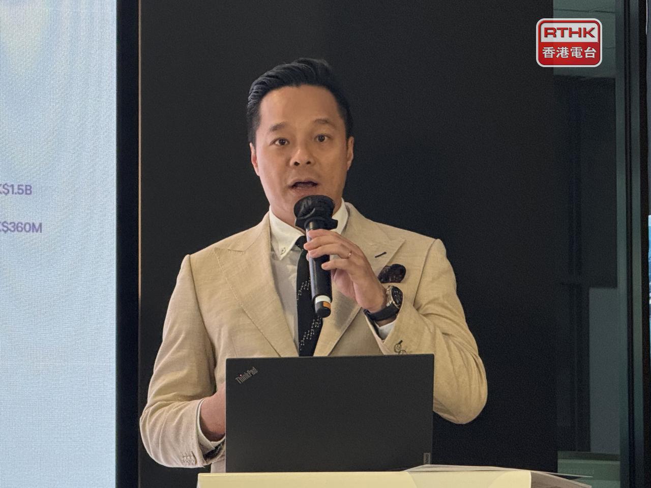 甄浚岷說，推測在歐美、中東市場不穩定下，香港被視為較中立、安全的地產市場。（趙嘉駿攝）