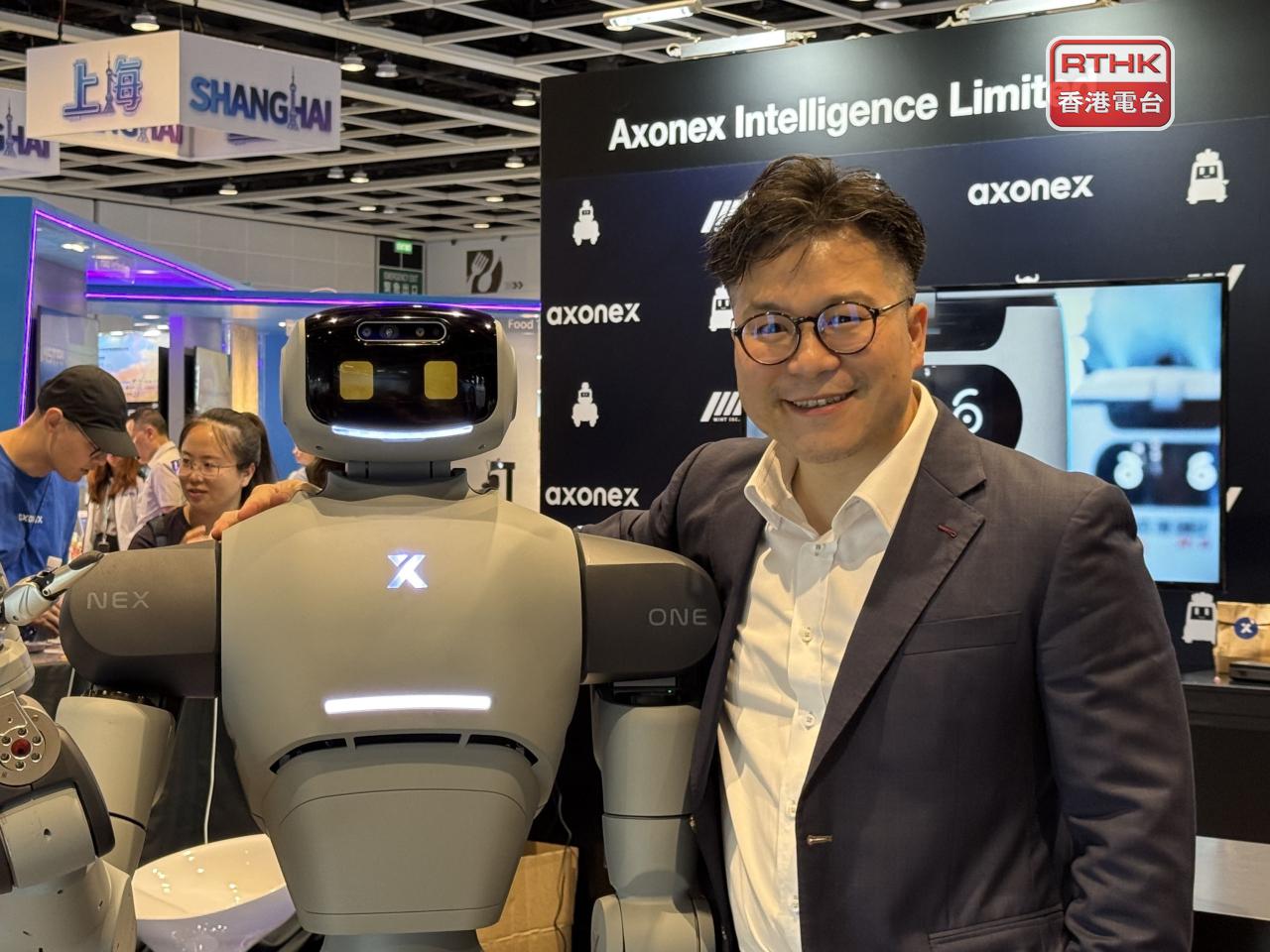 陳海龍表示，目前主打東南亞市場，又認為海外市場的機械人技術與香港和內地有距離。（任浩鋒攝）