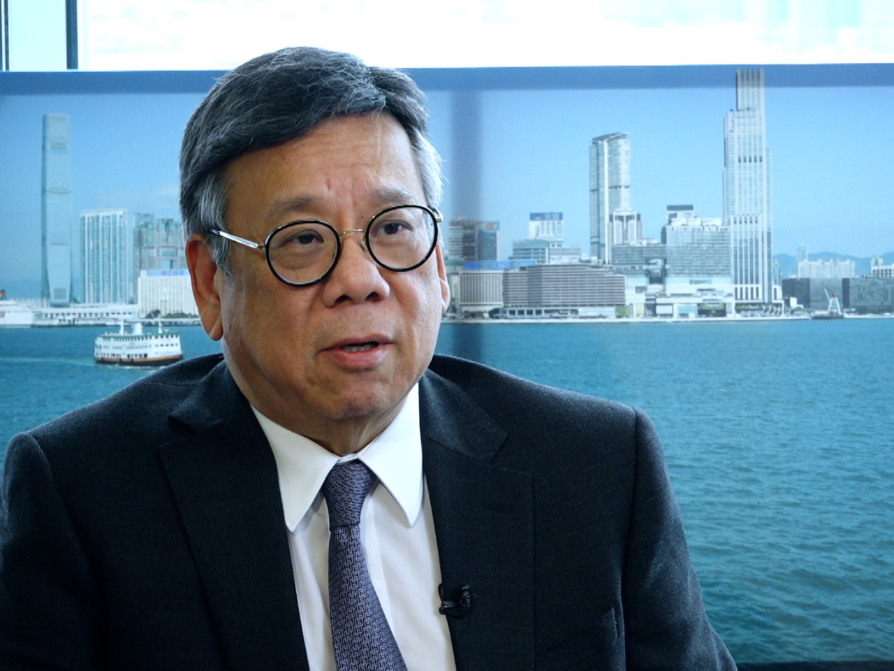 丘應樺指出，今年首兩月出口按年增長分別為33.8%及24.7%，突顯香港作為國際貿易中心的地位。（港台圖片）