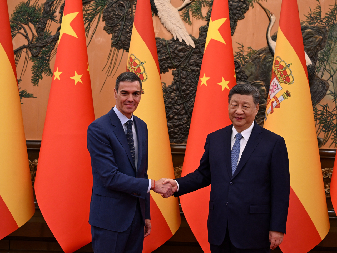 President Xi Jinping hosts Spanish Prime Minister Pedro Sanchez in a meeting in the Great Hall of the People in Beijing. Photo: Reuters
