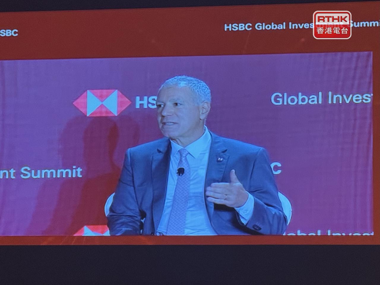 艾橋智稱滙豐香港每年新增約一百萬名客戶，他們看中香港成熟的財富中心，聯繫內地及世界。（趙嘉駿攝）