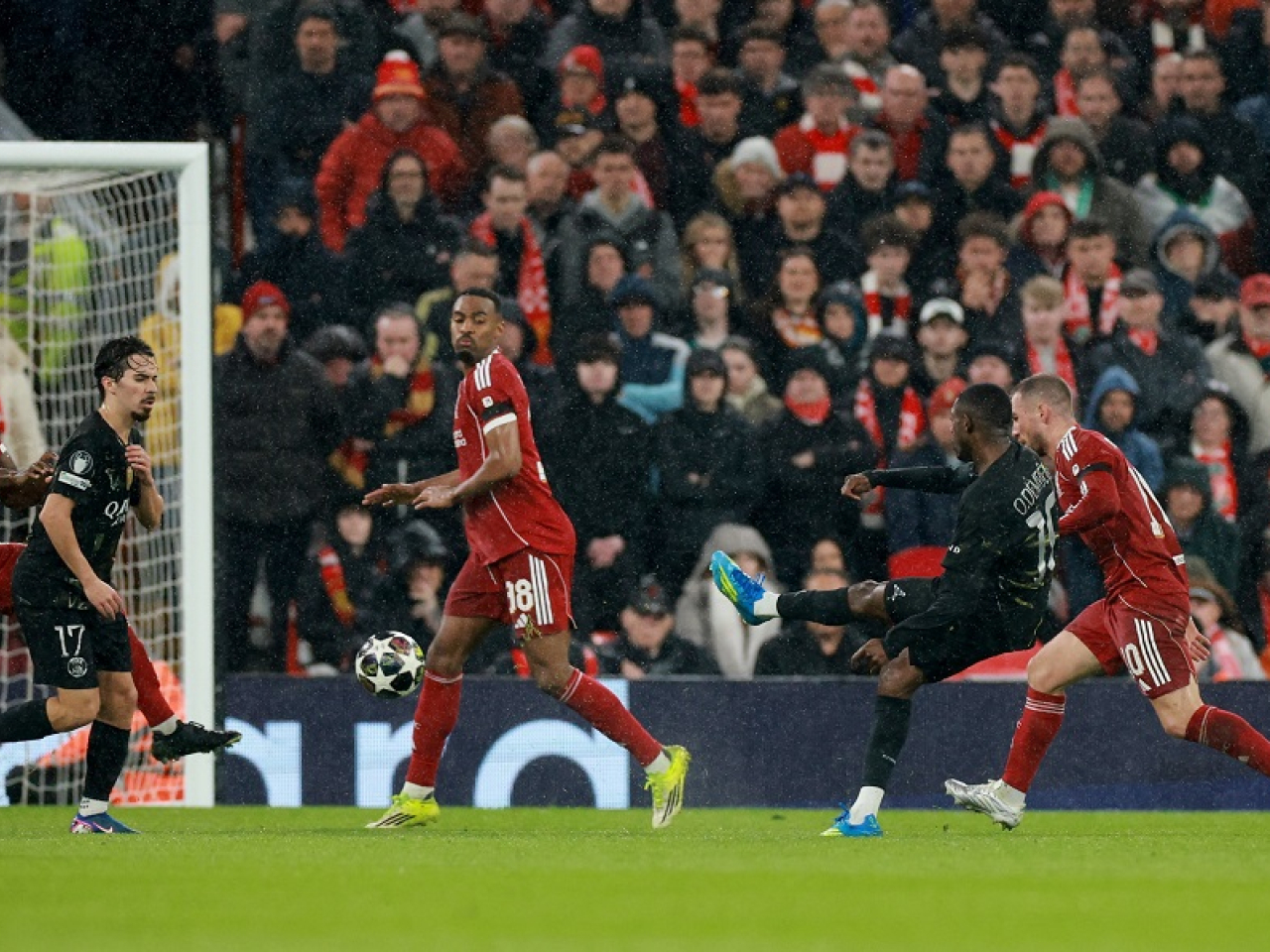 Ousmane Dembele killed the tie off 18 minutes from time when he cut onto his left foot and curled into the bottom corner from outside the box. Photo: Reuters