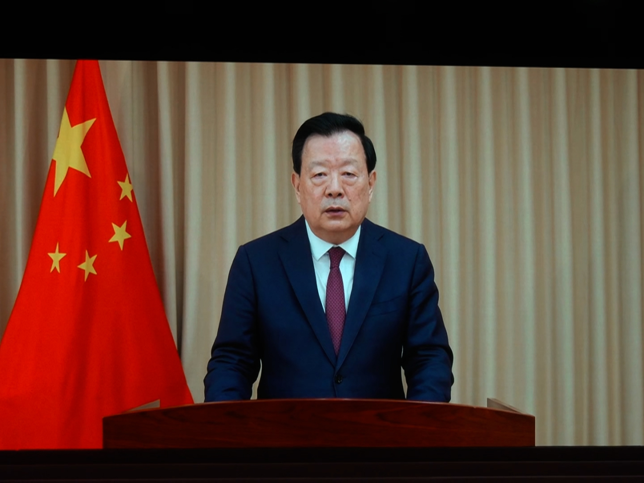 夏寶龍表示， 以高水平安全護航香港由治及興，需要清醒認識安全不是一勞永逸，對影響香港繁榮穩定的各種風險隱患時刻保持警惕。