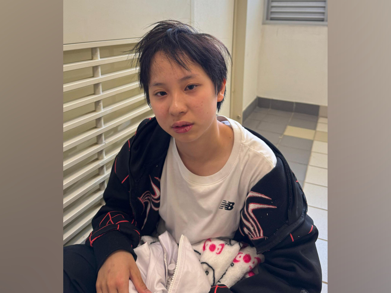 失蹤女童身高約1.5米，瘦身材，圓面型，黃皮膚及蓄短黑髮。（政府新聞處）