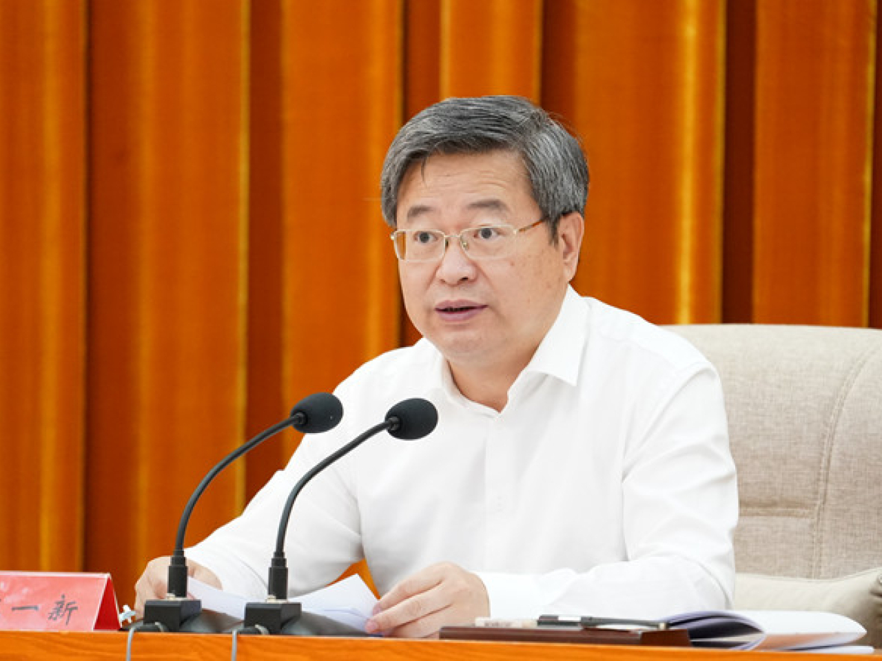 陳一新表示，要深入開展反封鎖鬥爭，全面推進人工智能科技創新、產業發展和賦能應用。（最高人民檢察院）