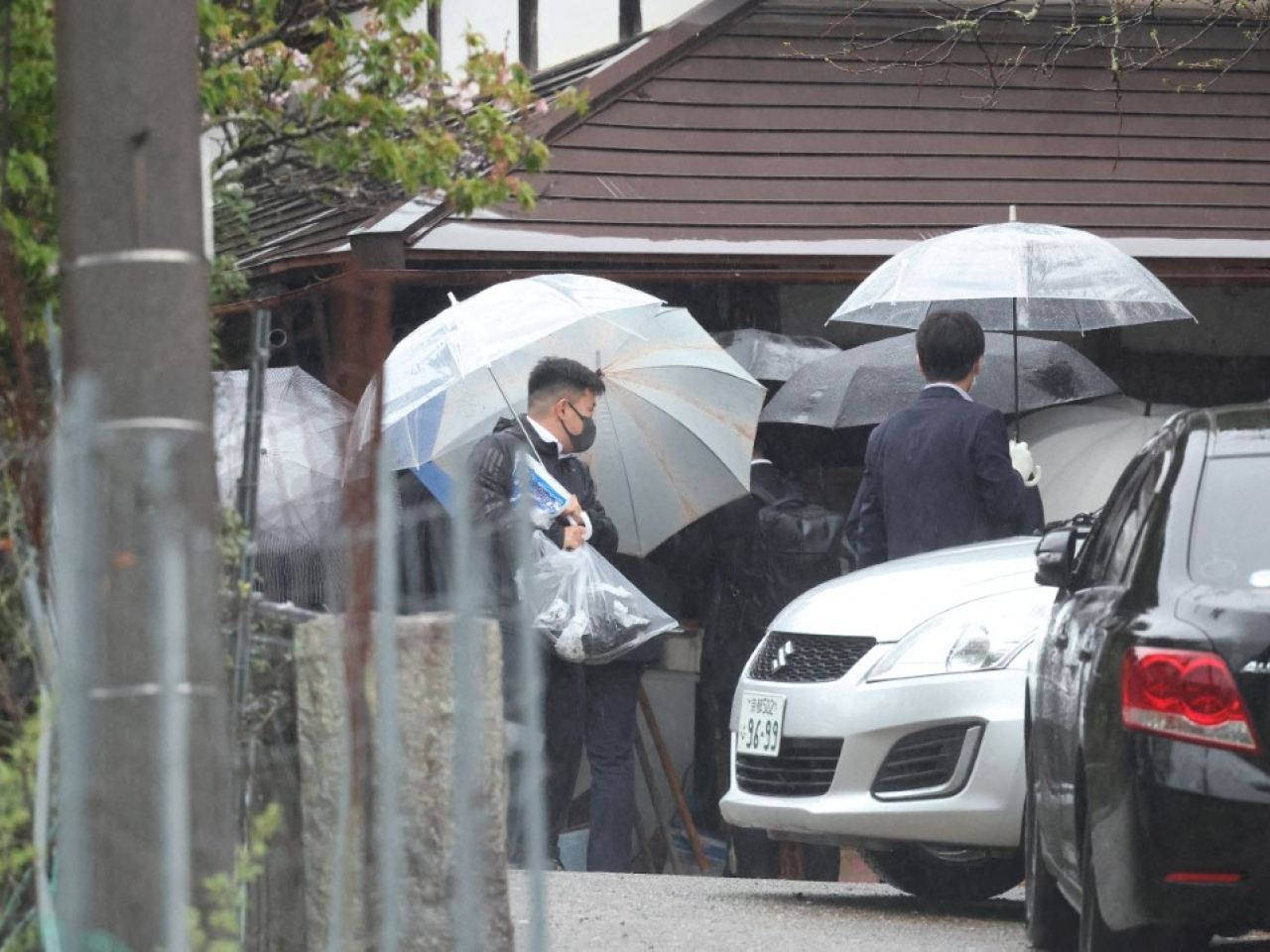 警方在男童的家調查。（法新社）