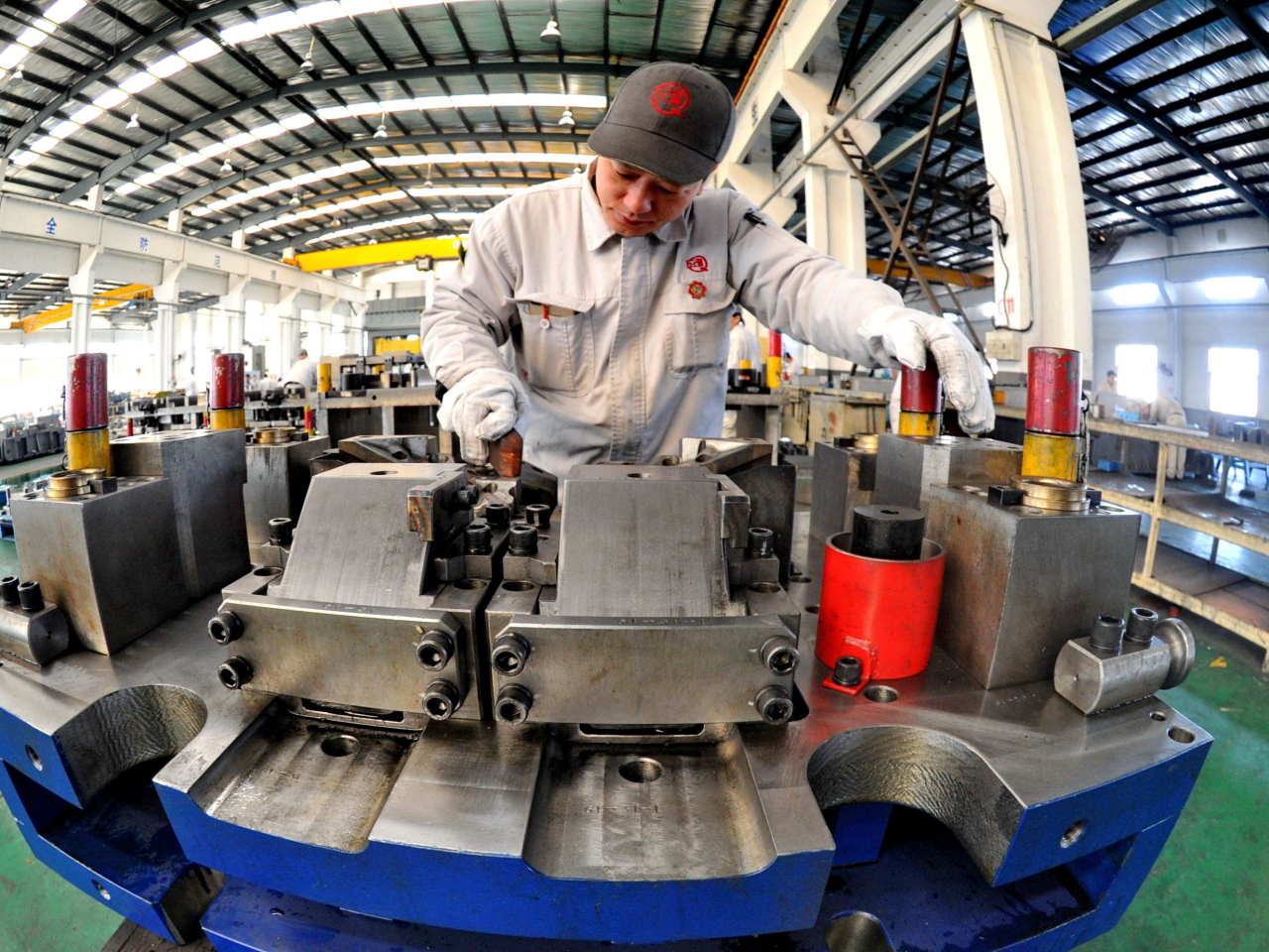 毛盛勇說，當局靠前實施積極政策，有效應對外部環境變化，又指3月PPI按年上升，反映市場供求關係進一步改善。（新華社資料圖片）