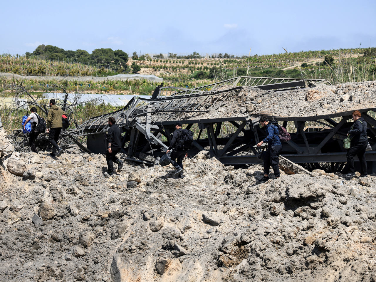 黎巴嫩表示，以色列對黎巴嫩南部一座大橋連續發動兩次空襲。（路透社）