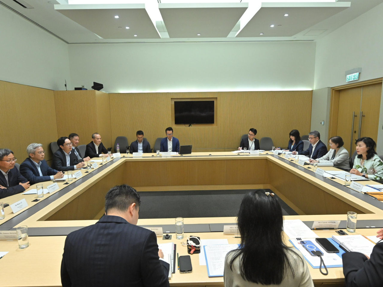 跨部門監察燃油供應專責組轄下公共交通服務特別申請工作組召開首次會議。（政府新聞處）