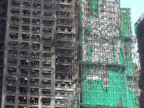 宏福苑地盤工人同意換外牆皮石損窗戶風險低　發泡膠封窗為防骯髒