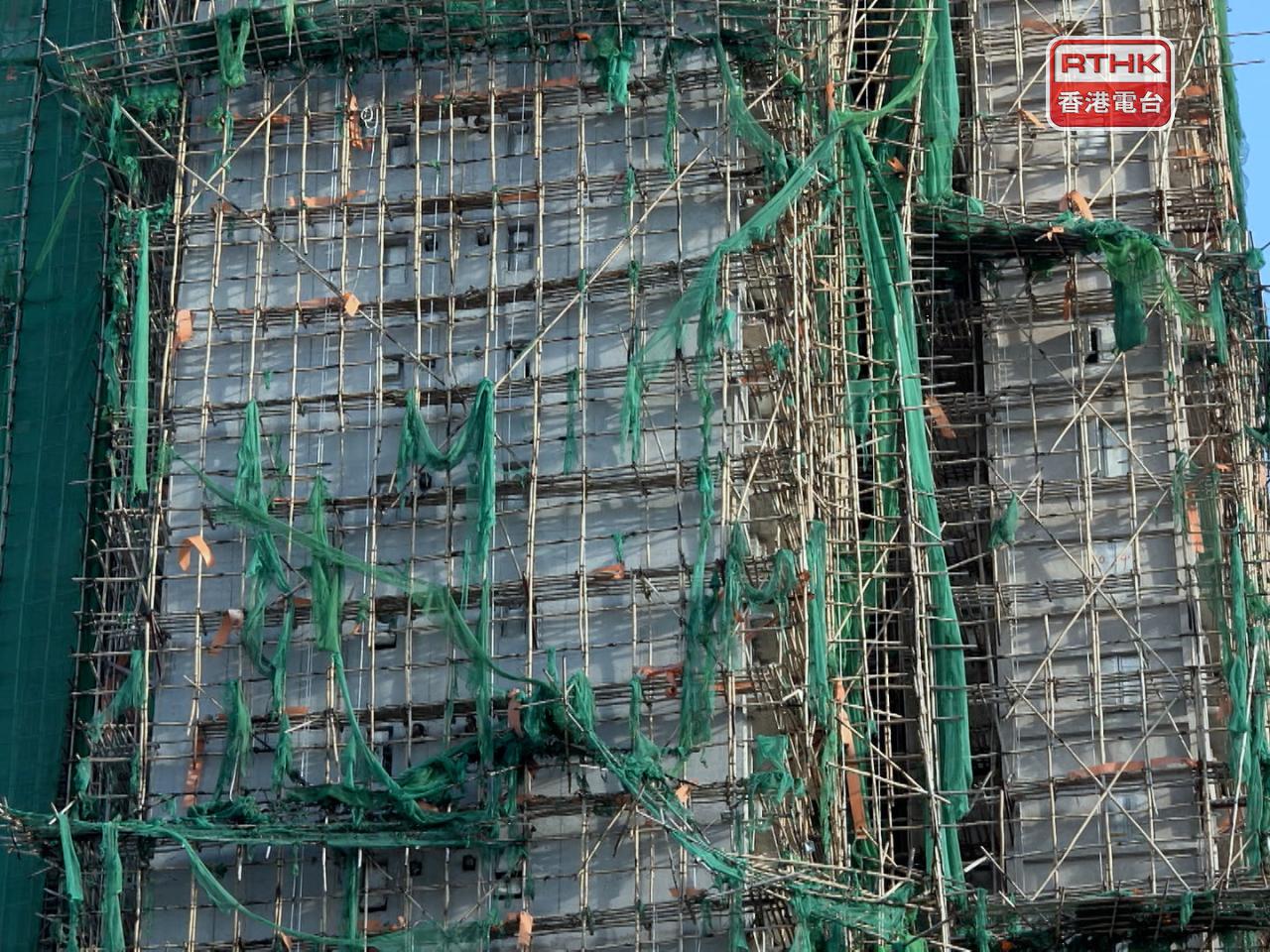 Tony Tsui of the owners' corporation at Wang Fuk Court says there's no way to stop the contractor from using foam boards during the estate's renovation works. File photo: RTHK