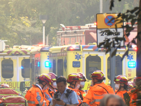 鄧炳強稱將增報案中心消防電話線