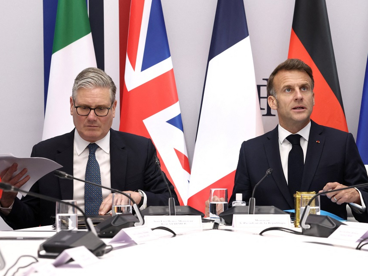 British Prime Minister Keir Starmer and French President Emmanuel Macron attend a multinational virtual summit at the Elysee Presidential Palace, in Paris. Photo: Reuters