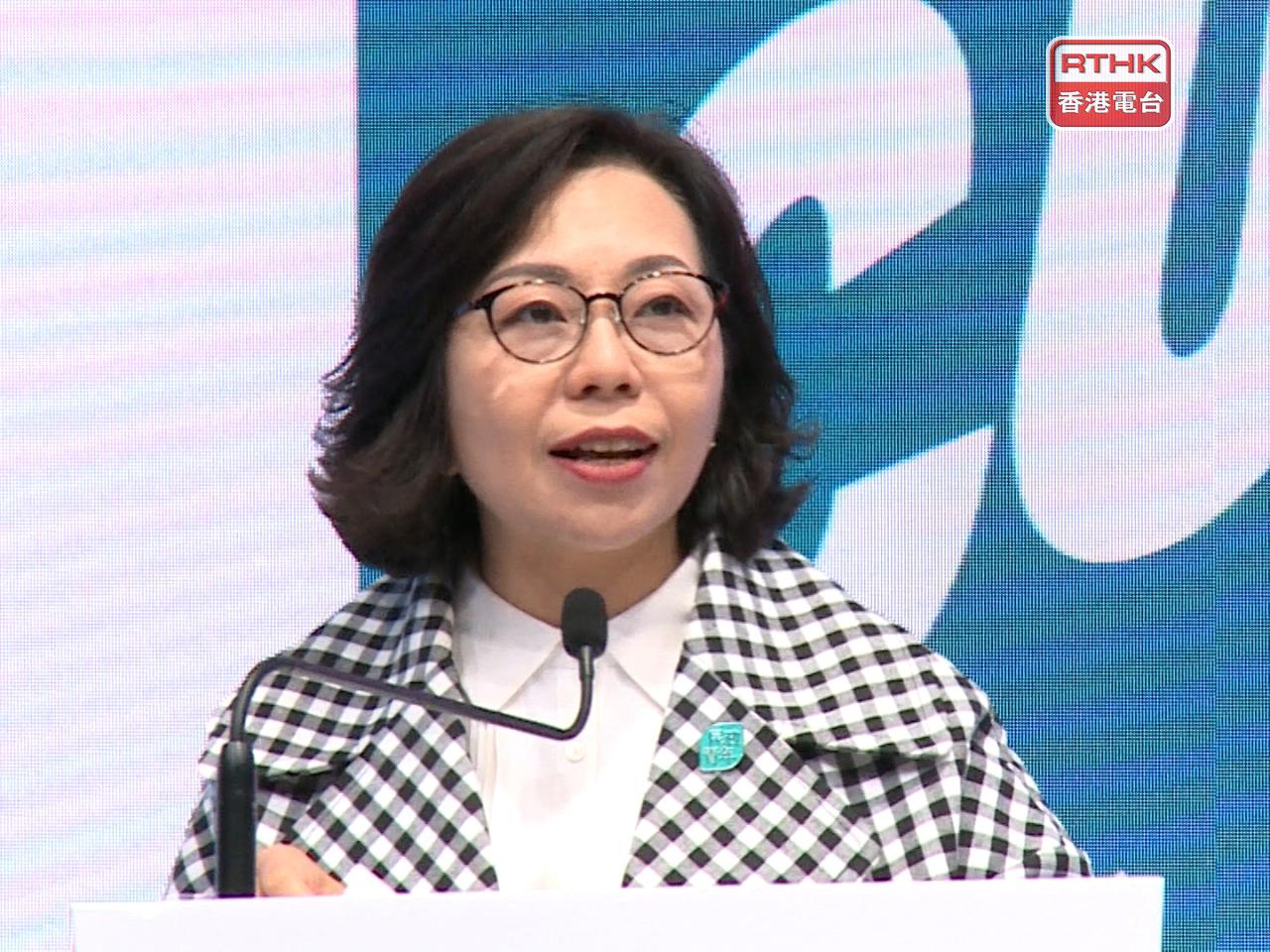 麥美娟下午前往河南省鄭州市，出席丙午年黃帝故里拜祖大典。（港台圖片）