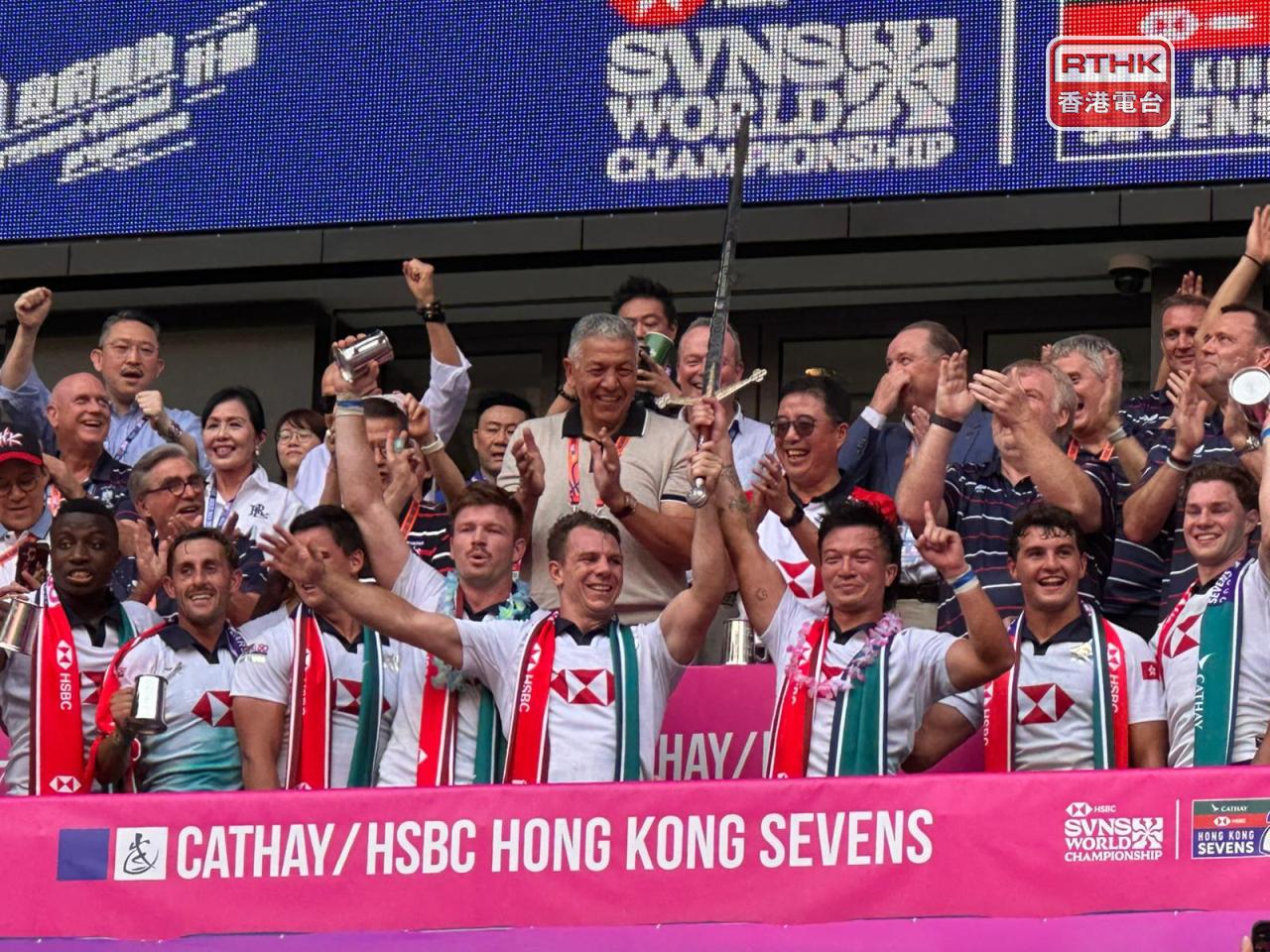 港隊挫日本，在七欖銀劍賽三連冠。（仇志榮攝）