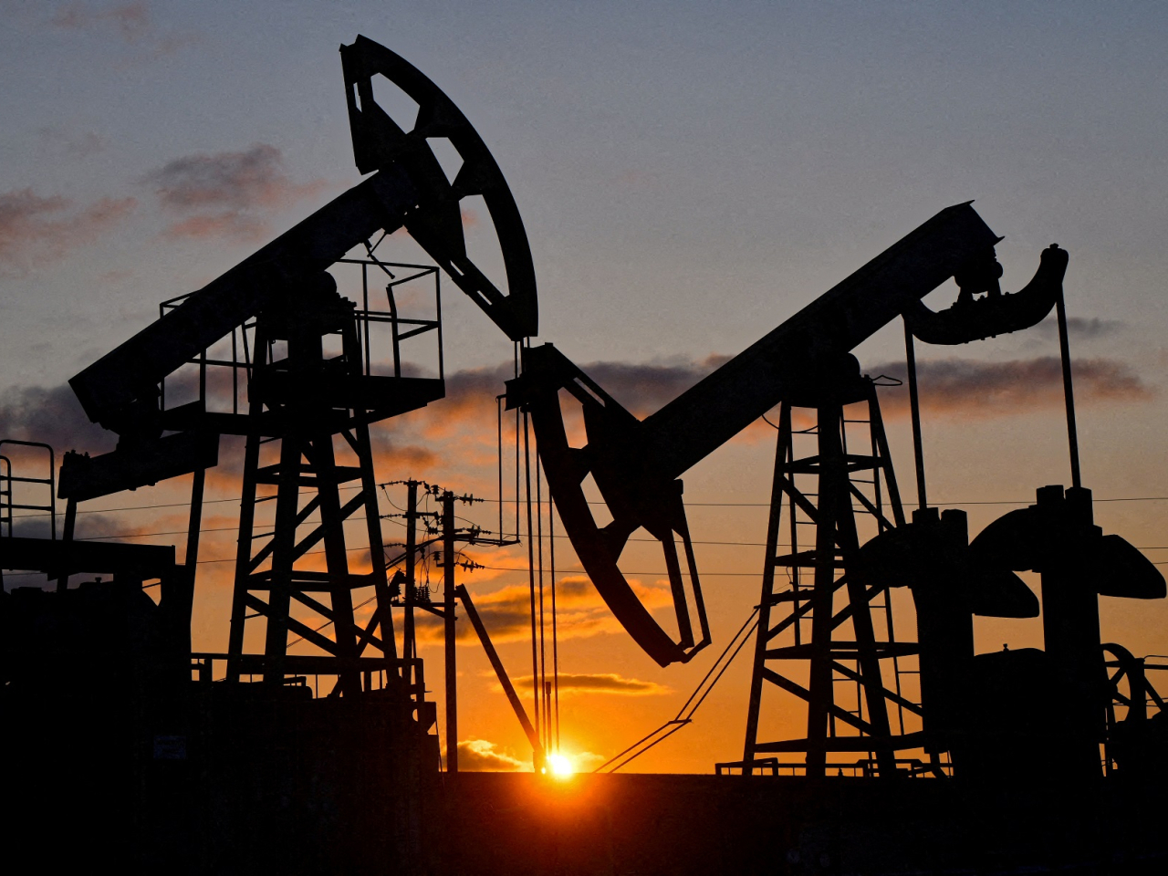 Oil prices continue to be volatile, rebounding more than 7 percent early on Monday after tumbling over 9 percent on Friday. File photo: Reuters