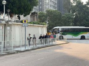 有居民冀取回電腦因載有家人照片　有長者由其他大廈居民陪同上樓