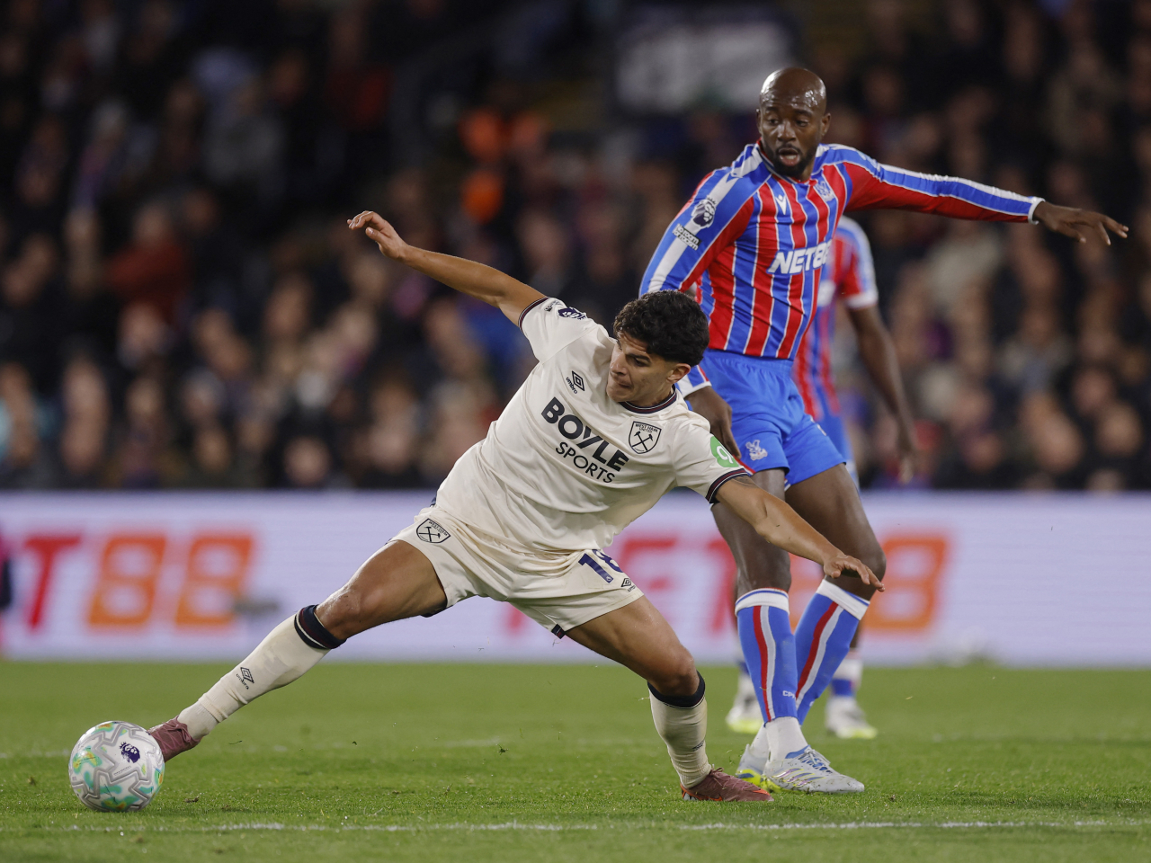 水晶宮主場同韋斯咸踢成0:0。（路透社）