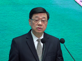 李家超：宏福苑上樓執拾安排暢順有秩序　留意發展有需要會再優化