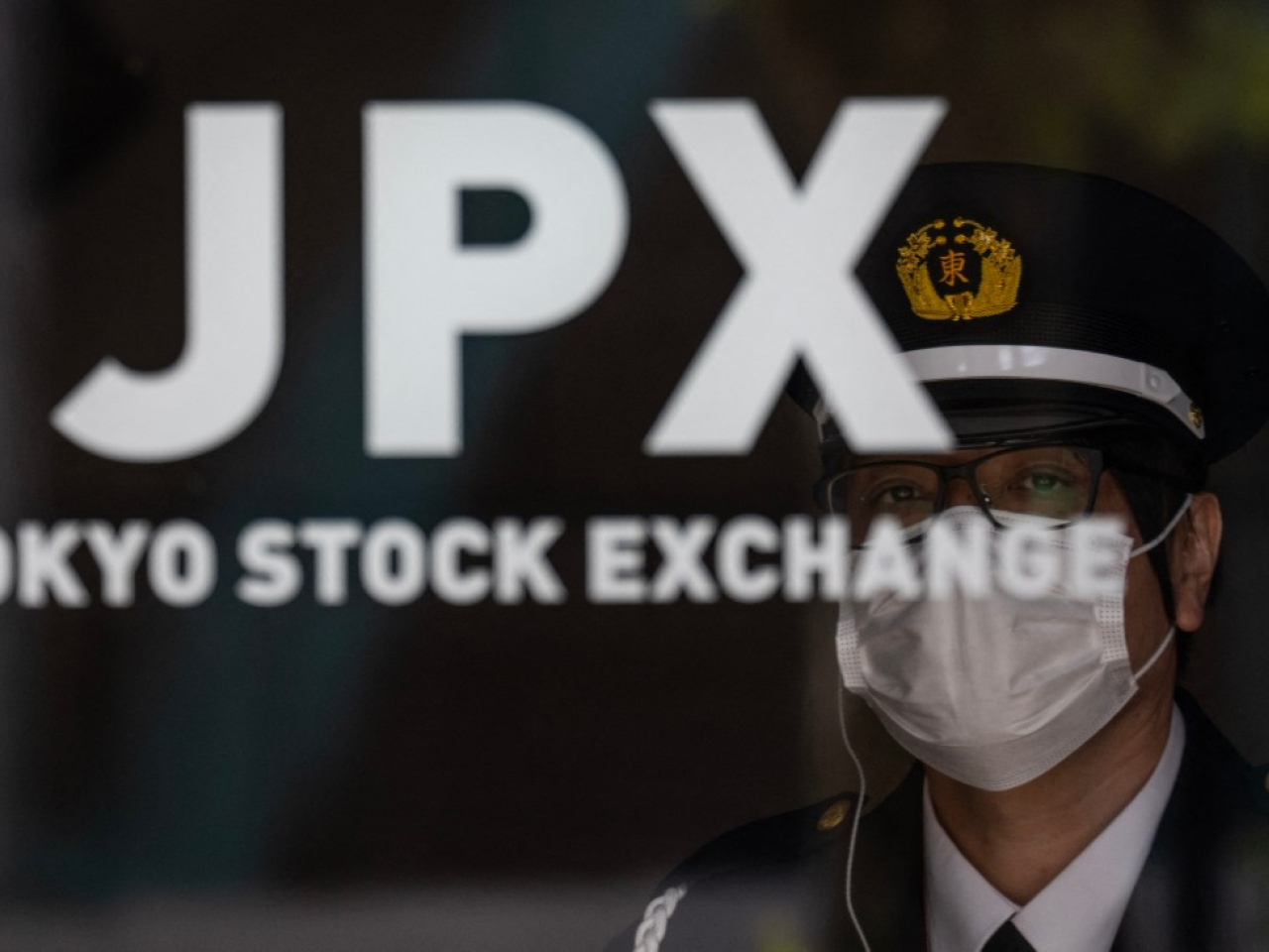 日經平均指數上午收市報59596點，升771點，升幅1.31%。（法新社資料圖片）