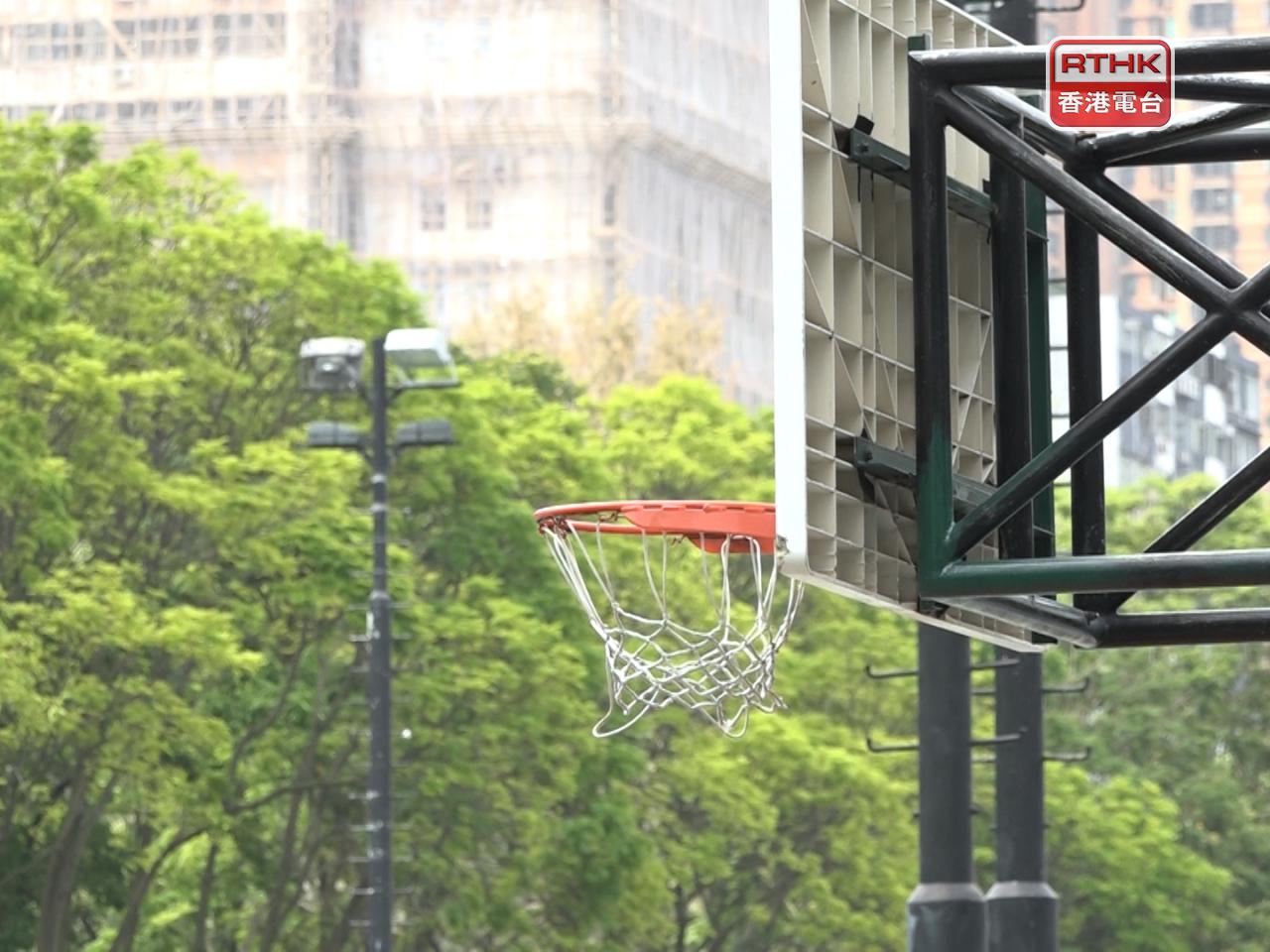 李家超說，政府一貫政策是不鼓勵賭博，當局只會在全面評估風險並確認有關建議值得推行後，才會考慮落實。（港台圖片）