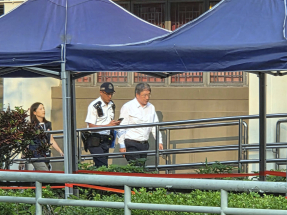 卓永興下午到廣福社區會堂登記中心視察