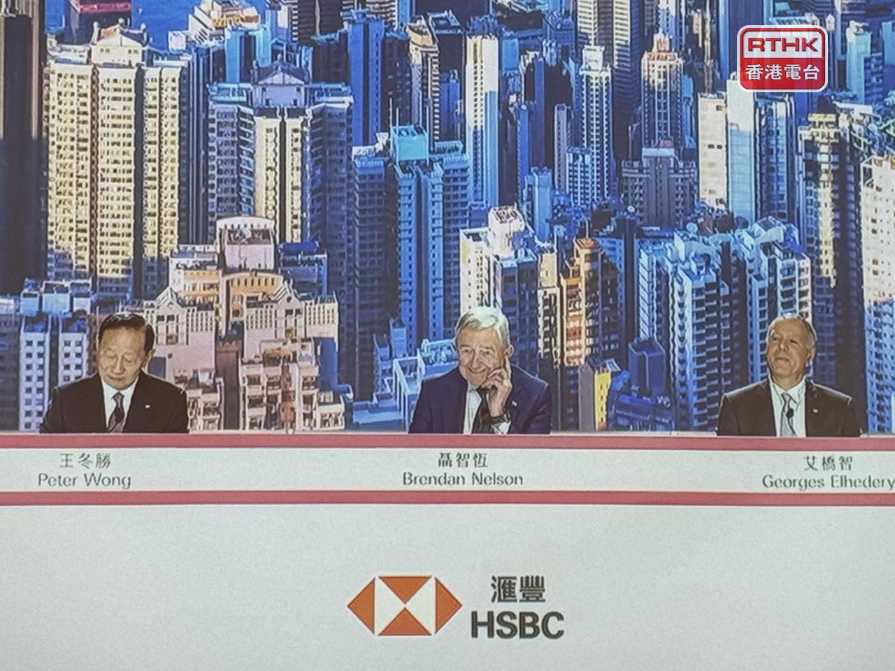 聶智恆（中）稱已向各方及法院明確表示，滙豐沒有任何涉及伊朗洗錢活動的紀錄。（趙嘉駿攝）