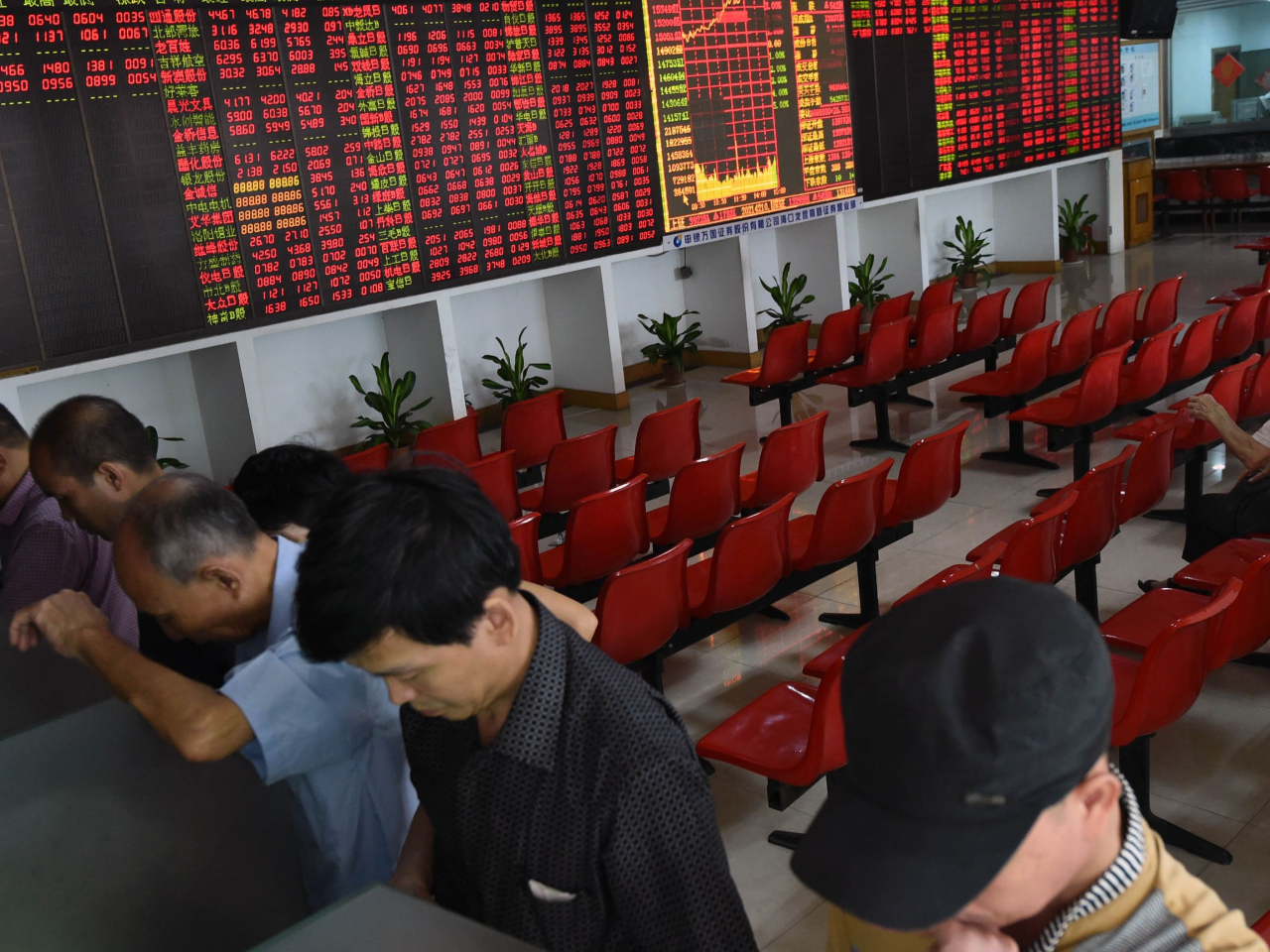內地股市尾市升幅擴大。（新華社資料圖片）