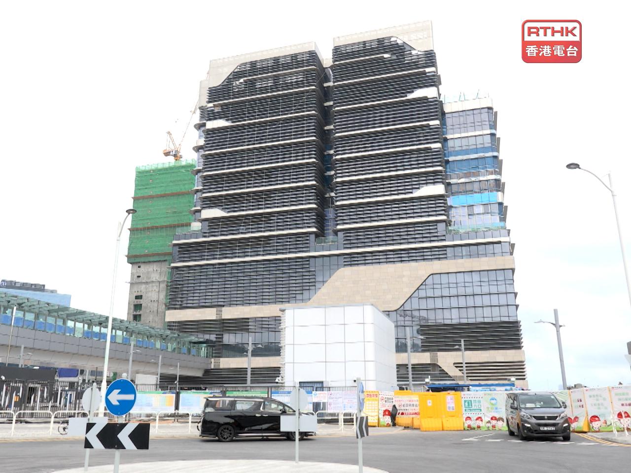 啟德醫院第二期主要工程地盤下午發生工業意外，一名工人死亡。（港台圖片）