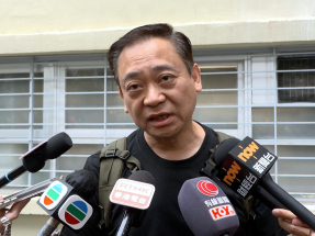 有居民返回單位取回琴譜　有居民取回重要證書和文件等