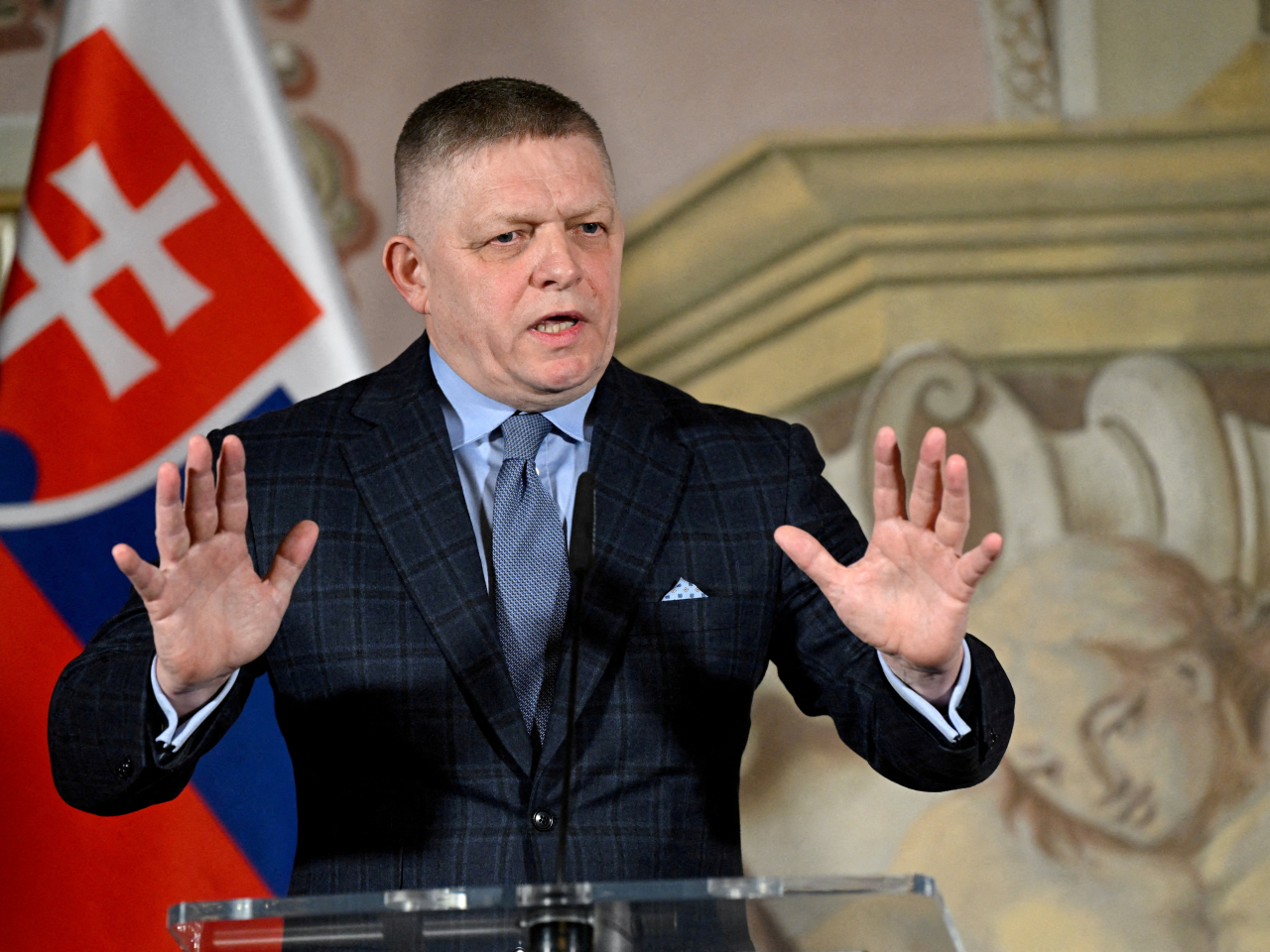 斯洛伐克總理菲佐批評烏克蘭早前出於政治原因切斷「友誼」輸油管道。（路透社資料圖片）