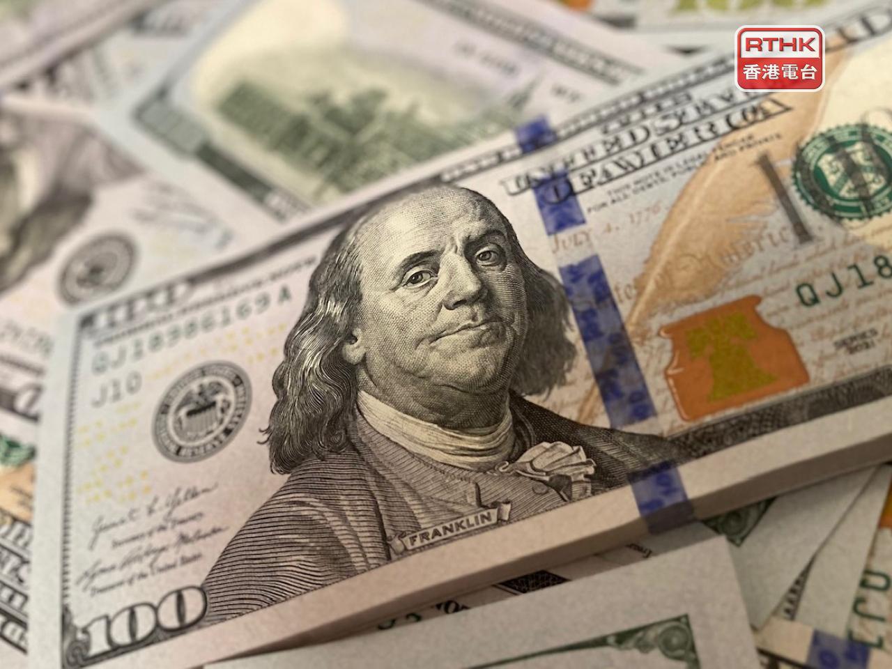 在紐約尾市，美元指數在98.8附近，升幅0.2%。（港台圖片）