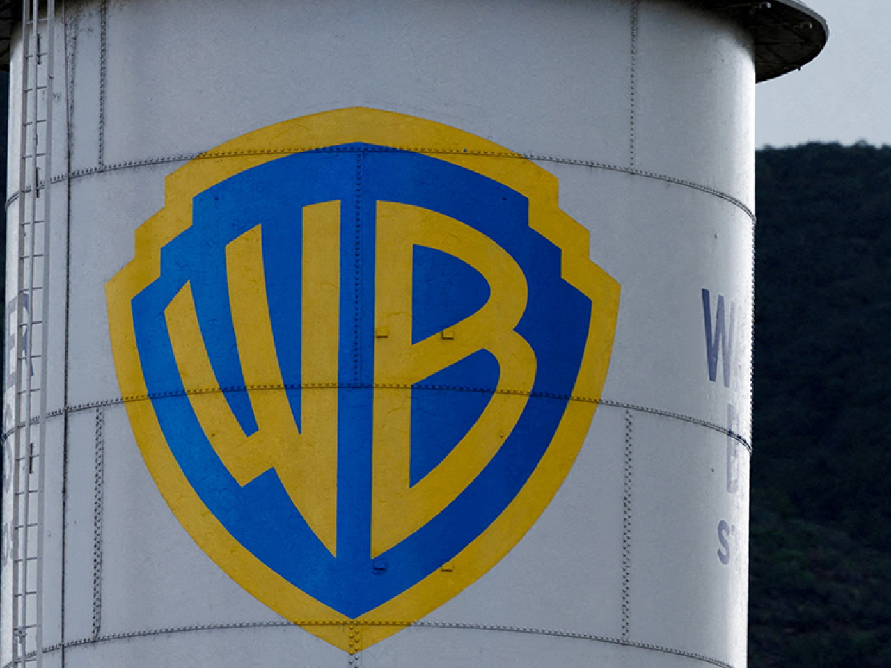 華納兄弟探索公司股東在當地星期四投票，批准派拉蒙天舞公司提出的收購協議。（路透社資料圖片）