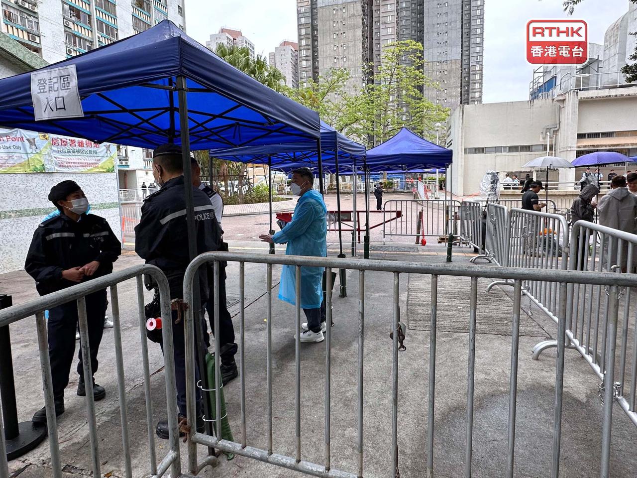 Residents of Wang Cheong and Wang Yan blocks continue to return to their gutted flats to retrieve what they can. Photo: RTHK
