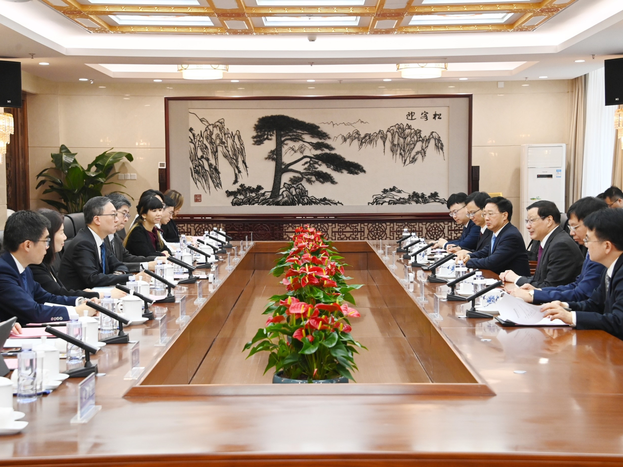 林定國在北京拜訪最高人民檢察院。（政府新聞處）