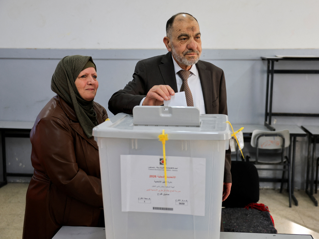 Hebron mayor Tayseer Abu Sneineh, recently released from an Israeli prison, votes in the Israeli-occupied West Bank. Photo: Reuters