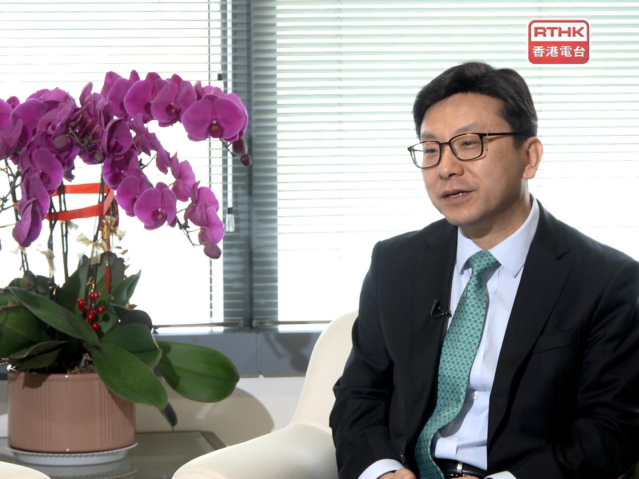 孫玉菡認為過去數年在吸引人才方面取得不錯的成果，成功的原因包括政策開放、香港有吸引力等。（港台圖片）