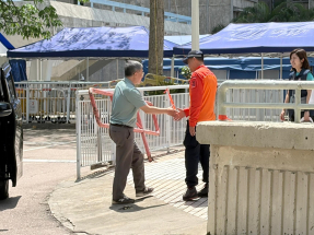 宏福苑居民繼續上樓執拾　卓永興中午到場視察