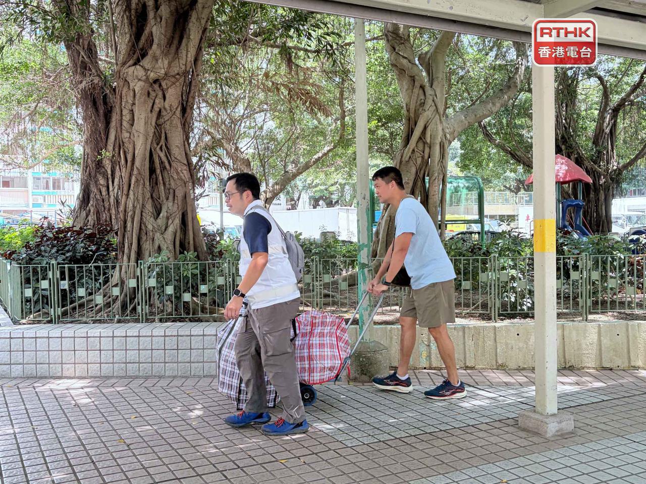 宏福苑居民上樓執拾整體過程運作暢順、有序推進。（鄧鈞尤攝）