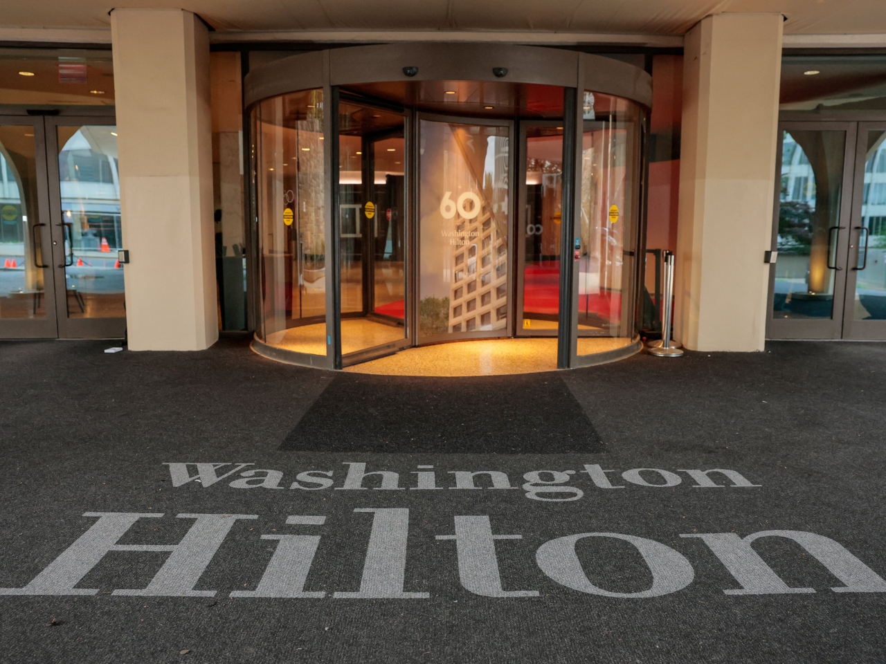 報道指疑犯嘲諷華盛頓希爾頓酒店的保安有缺陷，令人難以置信。（路透社）