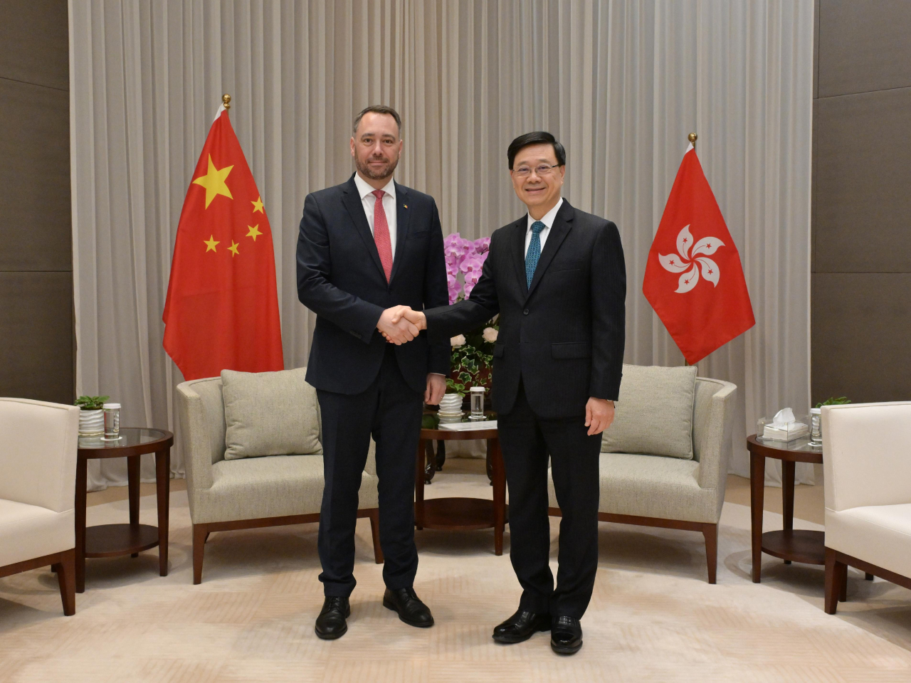 李家超歡迎普雷沃率團訪港。（政府新聞處）