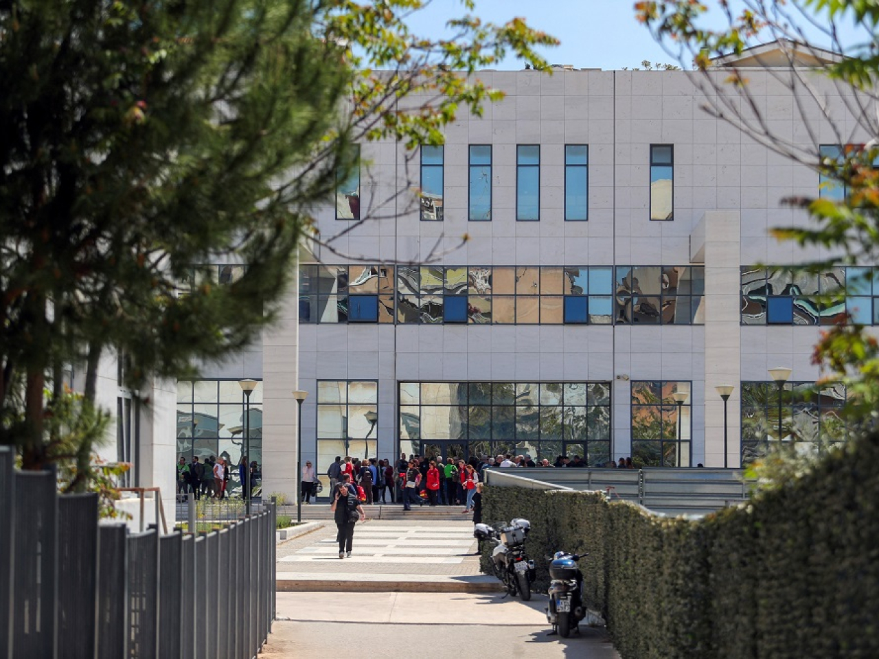 The elderly man, who fired multiple shots outside a court building, was reportedly angry about not being able to get a pension. Photo: Reuters