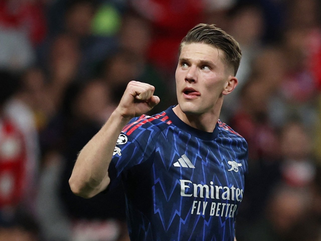 阿仙奴獲12碼機會，約基利斯操刀射入。（路透社）