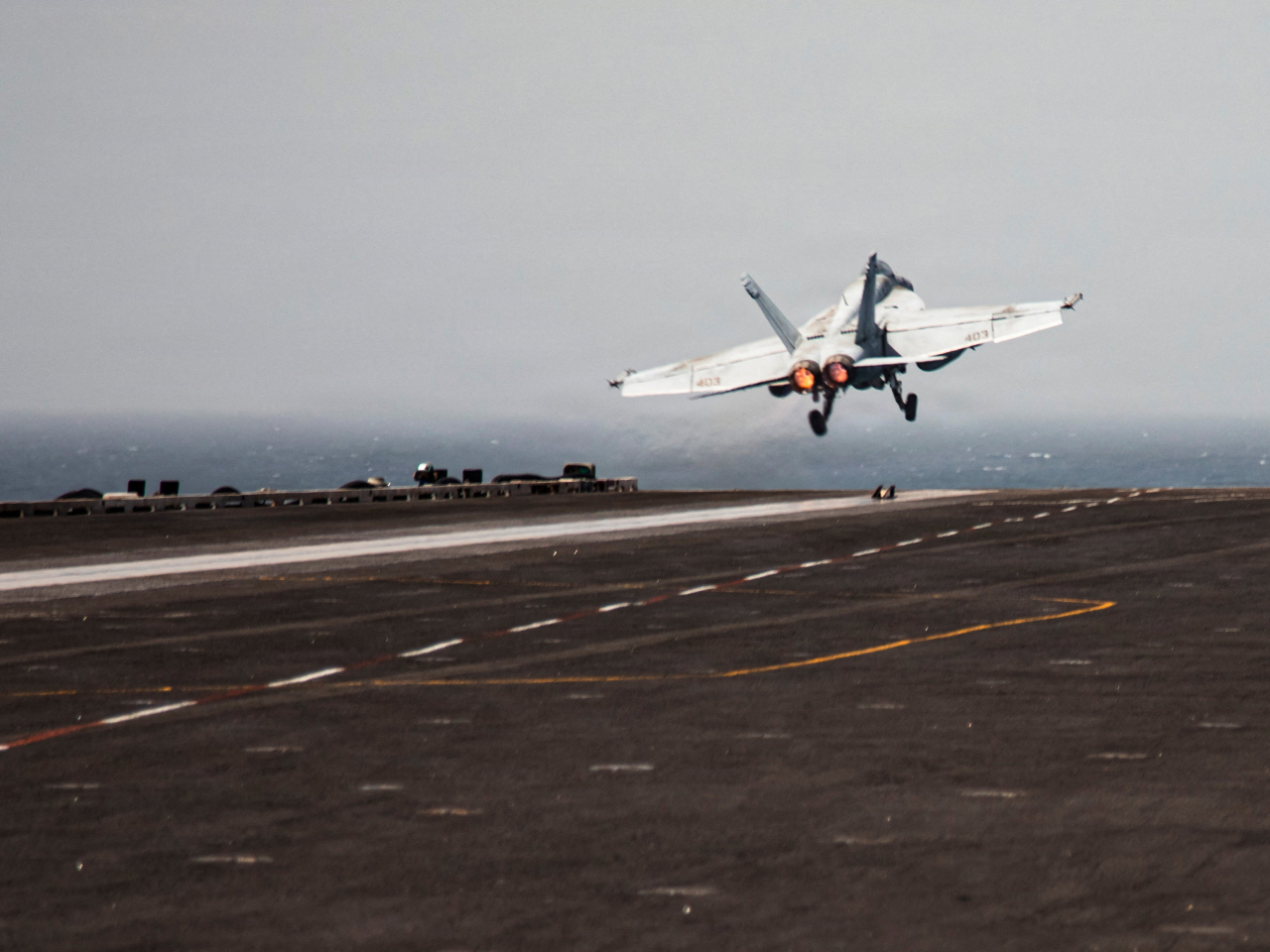 美軍福特號航空母艦據報近日啟程離開中東，返回美國。（路透社資料圖片）