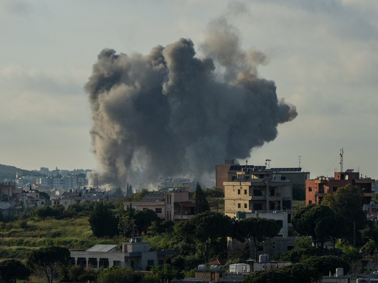 Two Israeli air strikes on the southern town of Habboush left at least six people dead and eight wounded. Photo: Reuters