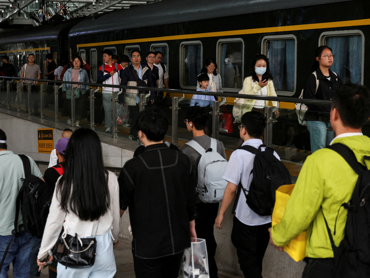 China's railway network transported 24.8 million passengers on May 1. File photo: Reuters