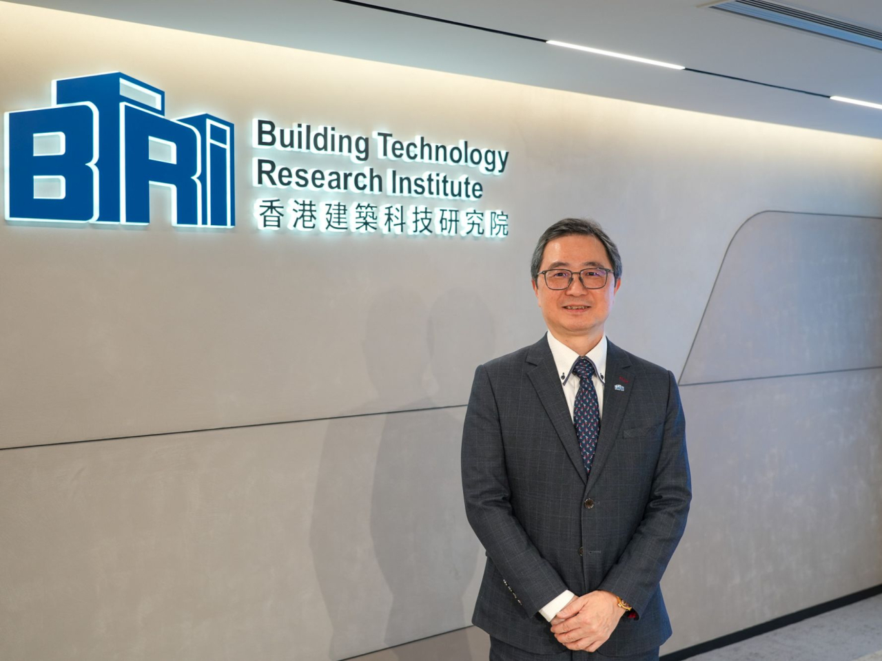 香港建科院行政總監黃國輝表示，過去一年多，各項工作已漸見成果。（發展局圖片）