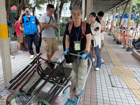 有宏泰閣居民從家中帶走30多幅畫作　亦有居民搬走古董傢俬