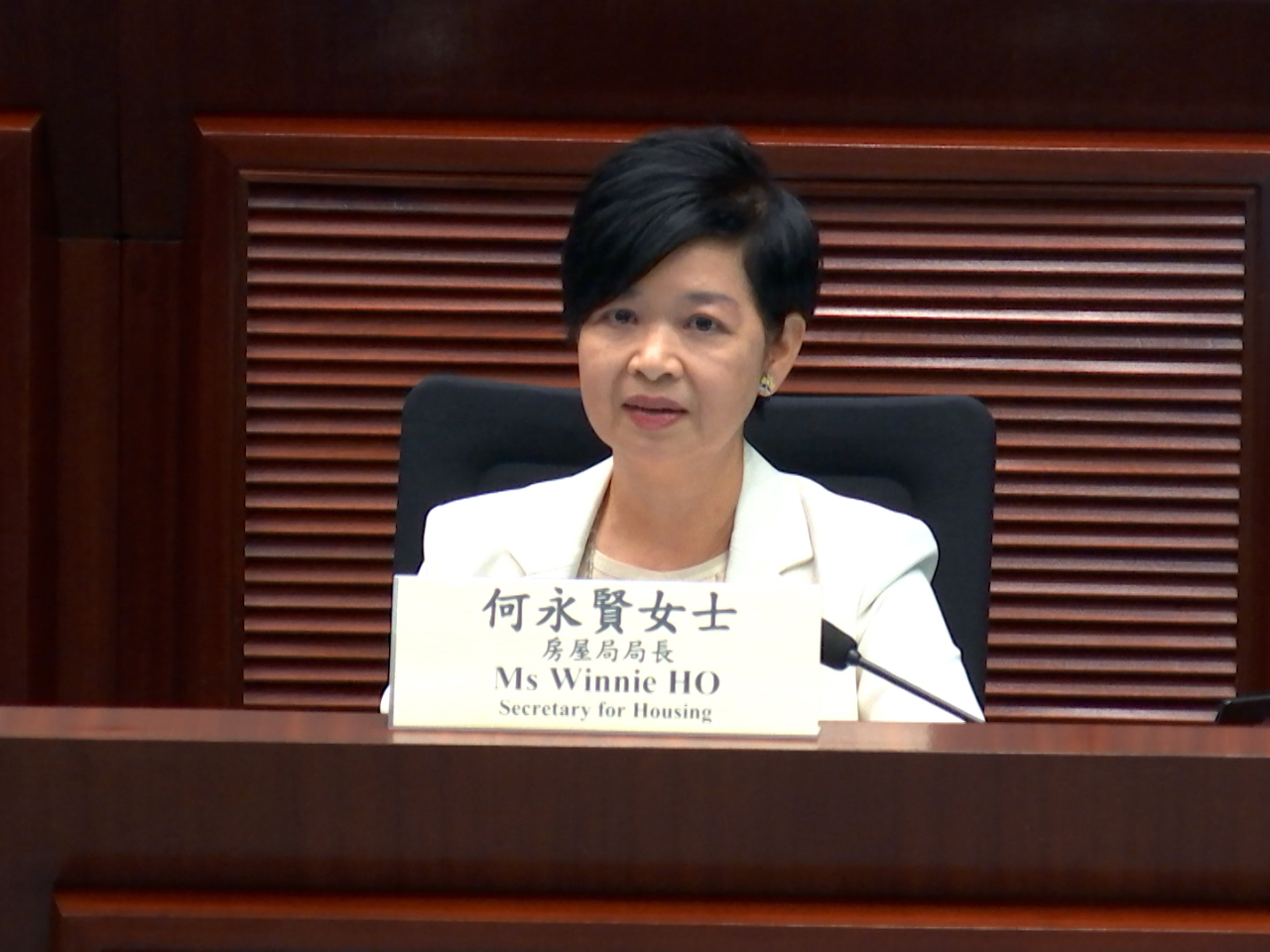 何永賢說已督促承建商徹底矯正，至今項目仍按目標進度進行。