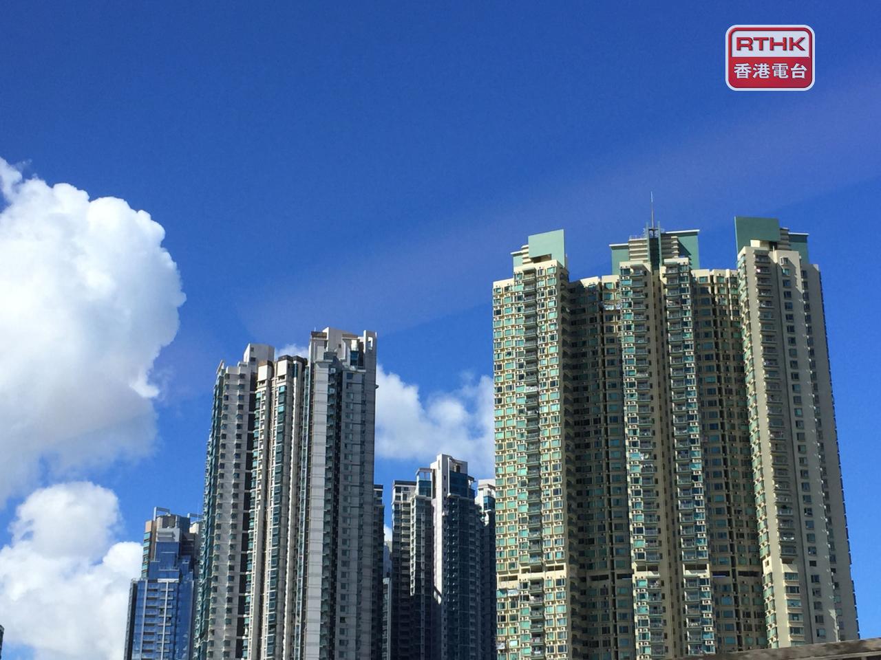 根據中原統計，一手私人住宅上月錄得2577宗成交，按月升約82%。（港台圖片）